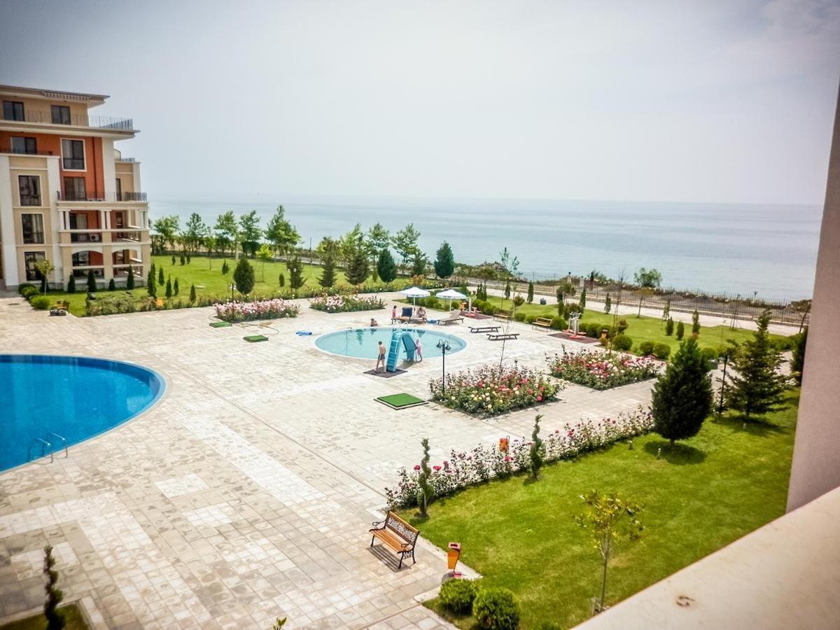 Premier Fort Beach - Premium Apartments Sveti Vlas Exterior photo